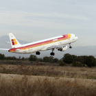 Un avión despega del aeropuerto de León