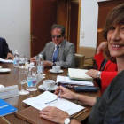 La secretaria de Estado de Empleo, Yolanda Valdeolivas, en la reuniñon mantenida este lunes con los representantes de la Confederación Española de Economía Social.