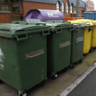 Imagen de varios contenedores de basura en una localidad de la provincia. RAMIRO