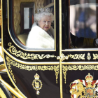 La reina Isabel II, tras la apertura solemne de la legislatura.