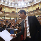 El presidente del Gobierno Pedro Sánchez, llega a la sesión de control en el Congreso. JAVIER LIZÓN