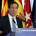 El consejero delegado de CaixaBank, Gonzalo Gortázar, durante su intervención en el desayuno informativo del Foro de la Nueva Economía.
