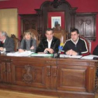 Los procuradores socialistas y representantes provinciales en la reunión de Cistierna
