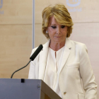 Esperanza Aguirre, la histórica dirigente del Partido Popular, durante su declaración pública. K. HUESCA