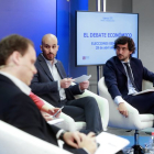 Los responsables económicos (de izquierda a derecha) del PP, Daniel Lacalle ; del PSOE, Daniel Fuentes; de Unidas Podemos, Nacho Álvarez, y de Ciudadanos, Toni Roldán, durante el debate sobre asuntos económicos que ha celebrado la Agencia EFE.