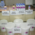 Imagen facilitada por la policía del material incautado al joven.