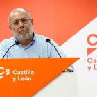 El candidato de Ciudadanos a la Presidencia de la Junta de Castilla y León, Francisco Igea, en una rueda de prensa para valorar la situación política y el estado de la negociación del Gobierno en Castilla y León.