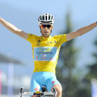 Nibali, líder sólido del Tour, entra en solitario en los Alpes.