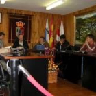 Un momento de la sesión plenaria celebrada ayer en el Ayuntamiento de Folgoso de la Ribera