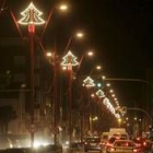Más de un centenar de arcos y miles de bombillas iluminan el municipio