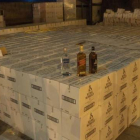 Cargamento de bebidas alcohólicas interceptada por el servicio de aduanas saudí.