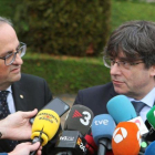 El president Quim Torra y el expresident Carles Puigdemont, en Waterloo (Bélgica).