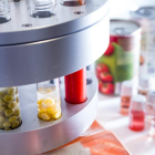 Experimento en un laboratorio de la empresa Inkemia de Mollet.
