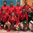 Foto de familia del equipo leonés Tenis 5 Pádel Transleyca. DL