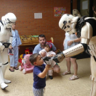 La ‘501st Legion-Spanish Garrison’ de ‘Star Wars’ visita a la Unidad de Hospitalización de Pediatría de Hospital de El Bierzo
