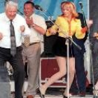 Yeltsin bailando en un concierto en Rostov en el año 1996