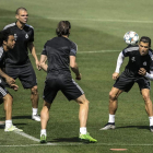 Los jugadores del Madrid Marcelo, Pepe, Bale y Cristiano Ronaldo durante el entrenamiento.