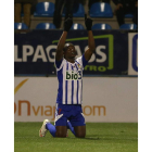 William Jebor celebró por todo lo alto su primer gol oficial con la camiseta blanquiazul.