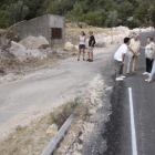 Zona de unión de la calle con la carretera donde se pide canalizar las aguas pluviales. CAMPOS