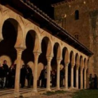 Imagen de la velada reivindicativa para demandar un proyecto de iluminación para el monasterio.