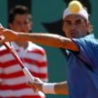 Federer se medirá en semifinales a Nalbandián, un rival que parece haberle tomado la medida al suizo