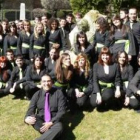 El coro cultiva en su repertorio desde la polifonía antigua y clásica hasta obras contemporáneas.
