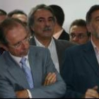 Antonio Canedo, ayer entre Jorge Martínez y Miguel Alejo