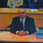 Imagen del monitor de la sala de prensa de la Audiencia Nacional durante la declaración de Rato. F. V.