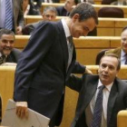 Zapatero recibe el apoyo de Alonso en su comparecencia en el Senado