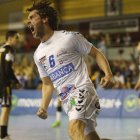El club ofrece a Juanín García que continúe un año más en el Abanca Ademar. JESÚS F. SALVADORES