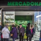 El supermercado abre su primer mostrador de pastas y pizzas en Burjassot (Valencia) en lo que podría escalar a un nuevo modelo de negocio para la compañía.