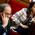 Quim Torra e Inés Arrimadas, ayer en el Parlamento de Cataluña. ALBERTO ESTÉVEZ