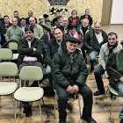 Representantes de las comunidades de riego, en una reunión en Matallana de Torío. DL