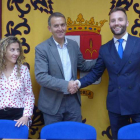 Rodríguez, Dorado y Pascual, en la firma del acuerdo. DL