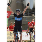 Froome gana la etapa por delante de Cobo, a la derecha.