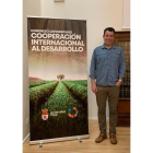 El ingeniero humanitario, Aaron Brown, durante su participación en el congreso en León. DL