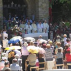 Cientos de personas se dieron cita en la explanada de la ermita de San Guillermo