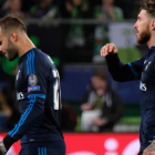Jesé y Sergio Ramos encaran el vestuario con gesto contrariado a la conclusión del partido con derrota blanca. STEFFEN