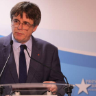 Carles Puigdemont, ayer en Bruselas, anuncia el pacto para la amnistía. OLIVER MATTHYS