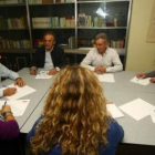 Los miembros de la ejecutiva comarcal del PSOE en una de sus últimas reuniones.