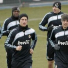 Diarra, Lass, Cristiano Ronaldo, Benzema y Kaká en el entrenamiento de ayer.
