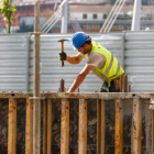 La construcción es uno de los sectores donde hacen falta trabajadores. LUIS TEJIDO