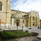 La fachada de San Isidoro y las vidrieras de la Catedral serán restauradas en las próximas semanas.