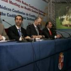 El consejero de Sanidad, César Antón, segundo por la izquierda, en la inauguración de las jornadas