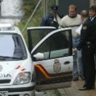 El butronero checheno ayer cuando era trasladado al Juzgado por agentes de la policía nacional