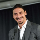 El futbolista sueco Ibrahimovic, antes de inaugurar en Malmo su propia estatua. JOHAN NILSSON
