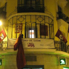 Fachada de la Casa de León en Madrid, el popular centro de reunión de la calle del Pez