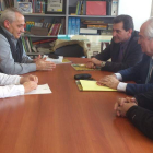 Los representantes de Cuatro Valles se reunieron ayer con García Martín y Reyero.