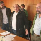 Guillermo Murías, Miguel Ángel Fernández y Guardiola, ayer en Bembibre.