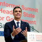 El presidente Pedro Sánchez se encontraba ayer en la cumbre de la UE en Salzburgo. JUANJO MARTÍN